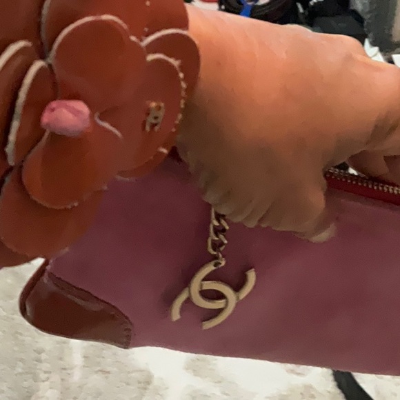 ❌SOLD❌Chanel Suede Camilla Flower Wristlet Clutch! - Picture 6 of 14